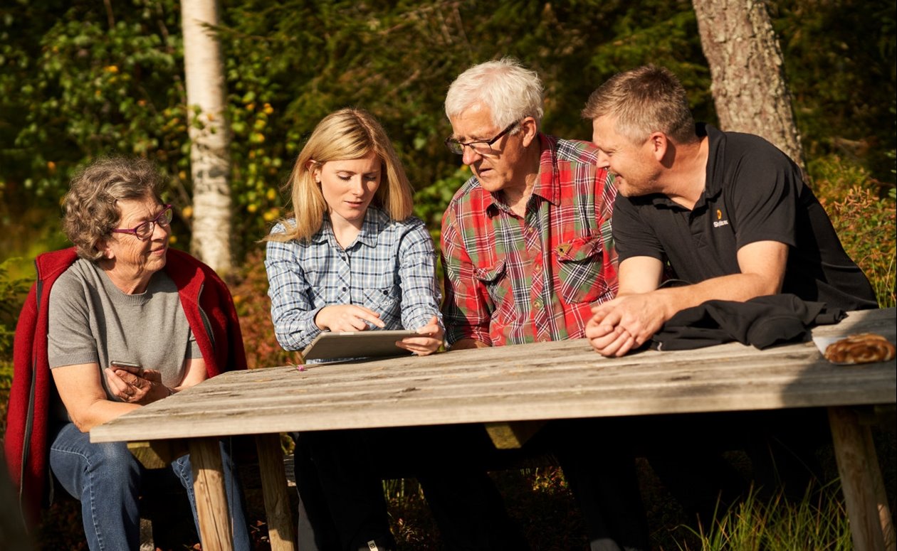 Skogsinspektor medlem 2020. 
Från vänster Runa Levinsson, skogsinspektor Åsa Andersson, Ingemar Levinson, Joakim Carlsson.