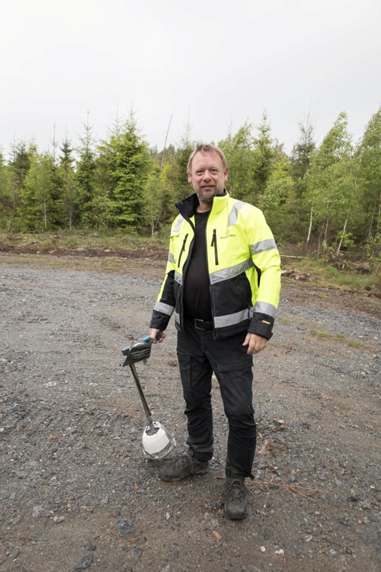 Omklassning av skogsbilväg. Fredrik Svensson, väginventerare Biometria.