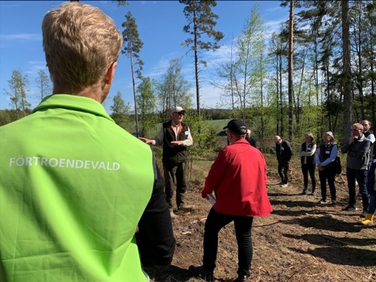 Politikerträff hos medlemmen Ingemar Pettersson, Gullskog, Habo.
Södrakontakt nr 2 2022.