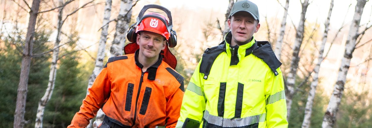 Medlemsreportage Södramedlemmarna Kristofer och Maddeleine Andersson på släktgården Haga i Tranemo.
Skogsägare Kristofer Andersson och skogsinspektor Julius Berg.