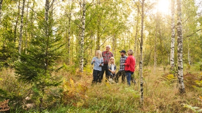 Skogsinspektor medlem 2020. 
Från vänster skogsinspektor Åsa Andersson, Ingemar Levinsson,  Ava Houlihan-Burne (statist), Albin Carlsson, Monika Carlsson.